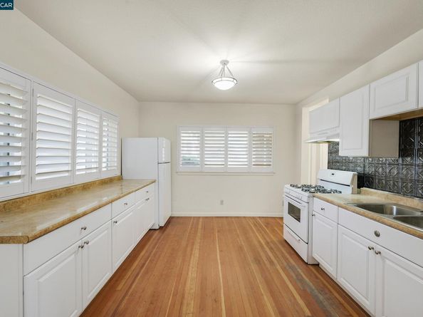 2581 Charles Ave, Pinole CA 94564