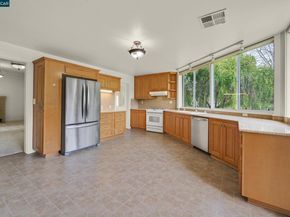 2581 Charles Ave, Pinole CA 94564