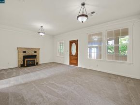 2581 Charles Ave, Pinole CA 94564