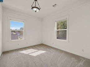 2581 Charles Ave, Pinole CA 94564