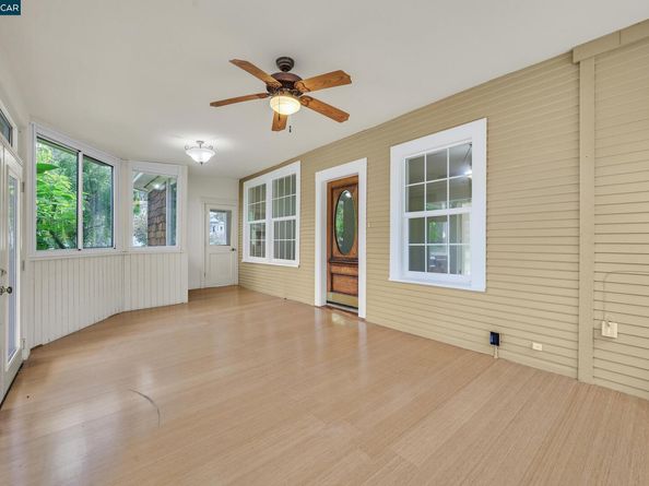 2581 Charles Ave, Pinole CA 94564