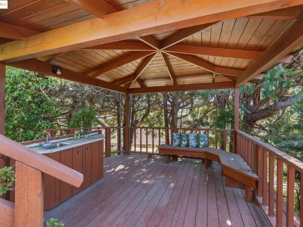 1657 Clearview Dr., San Leandro CA 94577