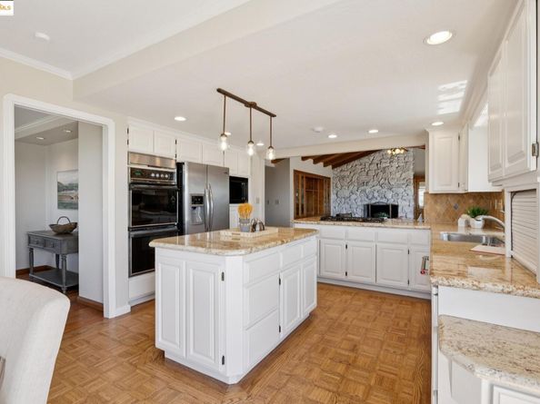 1657 Clearview Dr., San Leandro CA 94577