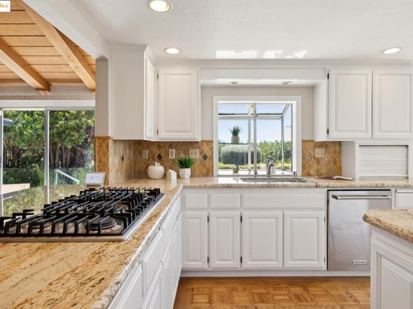1657 Clearview Dr., San Leandro CA 94577