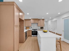 421 Roanoke Dr, Martinez CA 94553