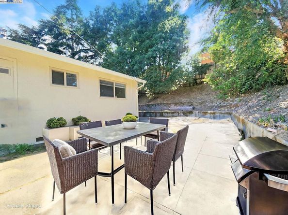 4520 Valley View Rd, Richmond CA 94803