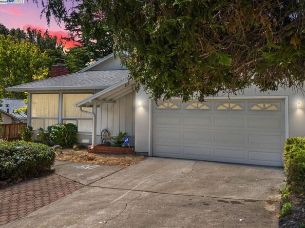 4520 Valley View Rd, Richmond CA 94803