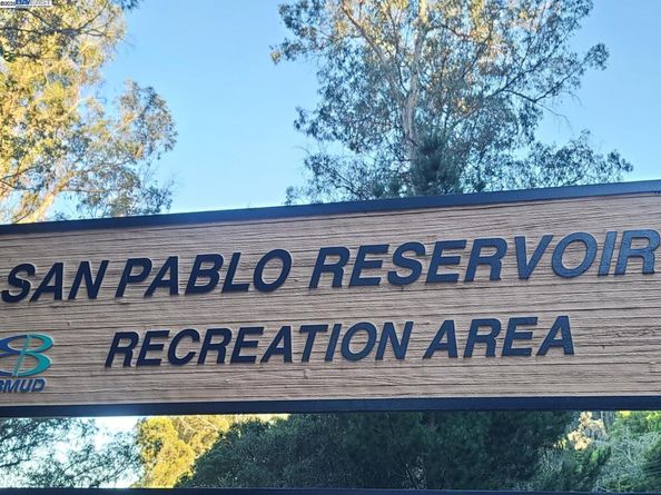 4520 Valley View Rd, Richmond CA 94803