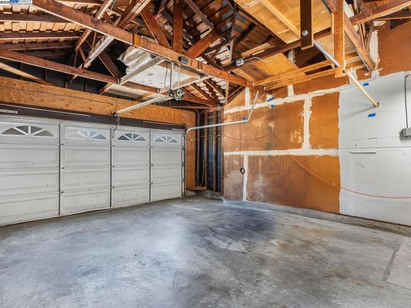 4520 Valley View Rd, Richmond CA 94803