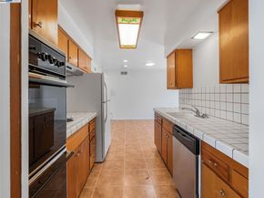 4520 Valley View Rd, Richmond CA 94803