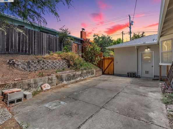 4520 Valley View Rd, Richmond CA 94803