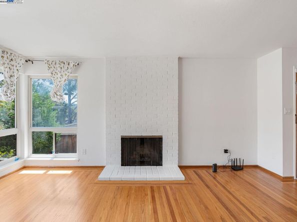 4520 Valley View Rd, Richmond CA 94803