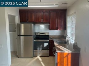 1975 Bonifacio St 5, Concord CA 94520
