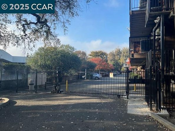 1975 Bonifacio St 5, Concord CA 94520