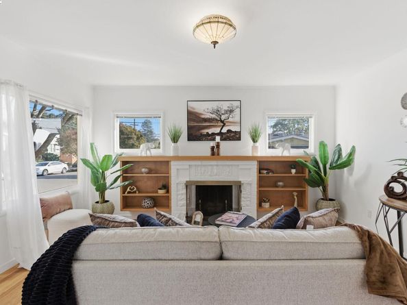 3937 Bayo Street, Oakland CA 94619