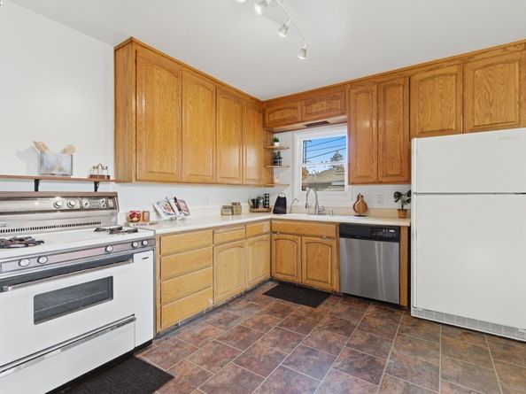 3937 Bayo Street, Oakland CA 94619