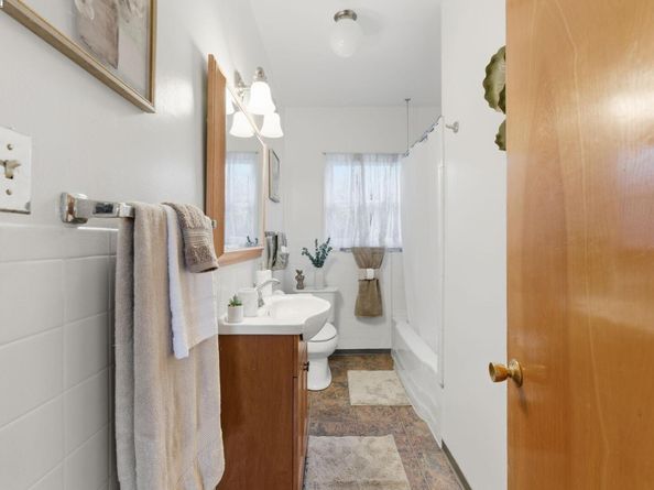 3937 Bayo Street, Oakland CA 94619