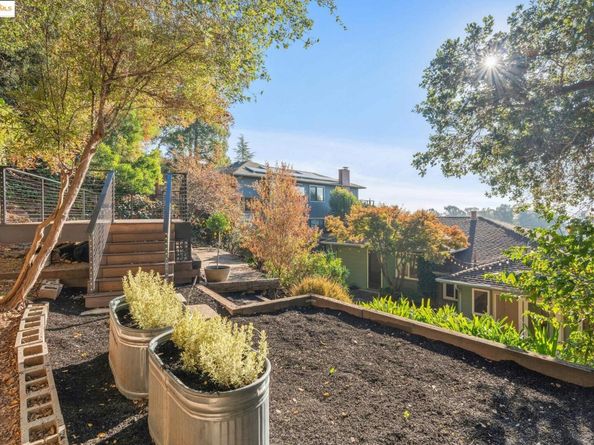 4671 Stauffer Pl, Oakland CA 94619