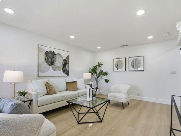 32252 Coronation dr, Union City CA 94587