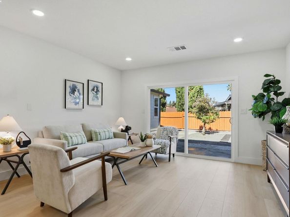 32252 Coronation dr, Union City CA 94587