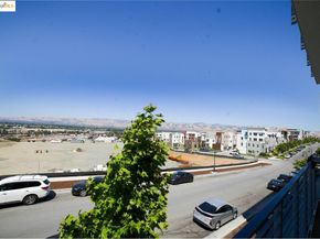 382 Llano De Los Robles AVE UNIT 3, San Jose CA 95136