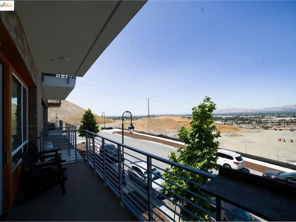 382 Llano De Los Robles AVE UNIT 3, San Jose CA 95136