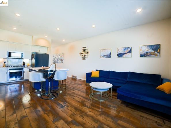 382 Llano De Los Robles AVE UNIT 3, San Jose CA 95136