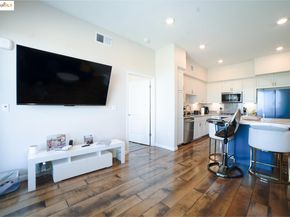 382 Llano De Los Robles AVE UNIT 3, San Jose CA 95136