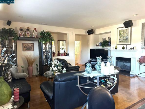 584 Silver Maple Drive, Hercules CA 94547