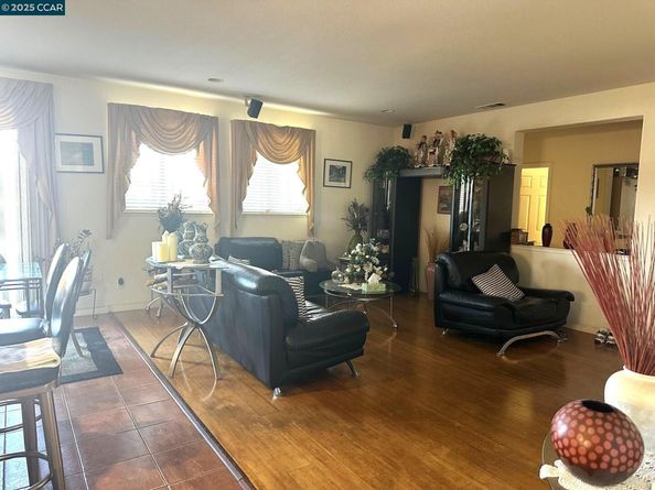 584 Silver Maple Drive, Hercules CA 94547