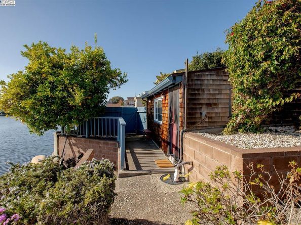 2000 Clinton Ave, Alameda CA 94501