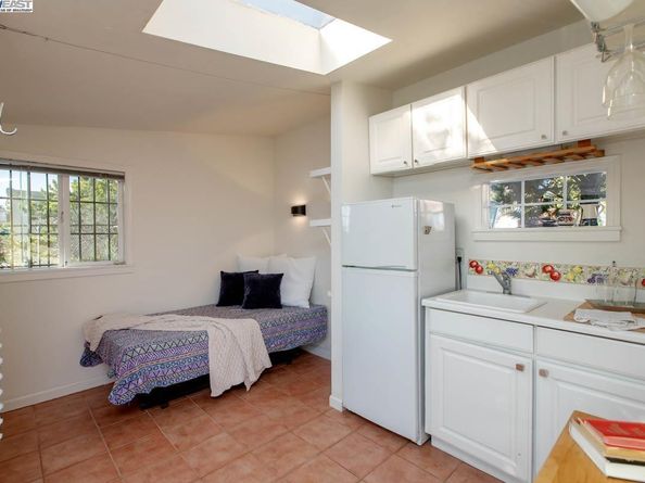 2000 Clinton Ave, Alameda CA 94501