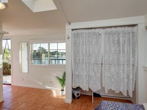 2000 Clinton Ave, Alameda CA 94501