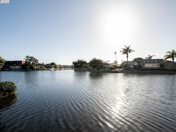 2000 Clinton Ave, Alameda CA 94501