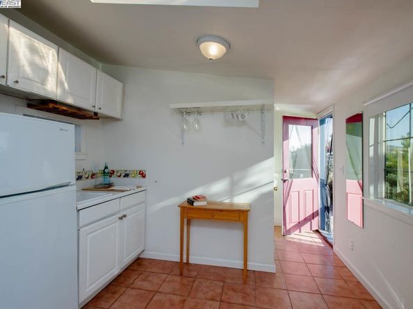 2000 Clinton Ave, Alameda CA 94501