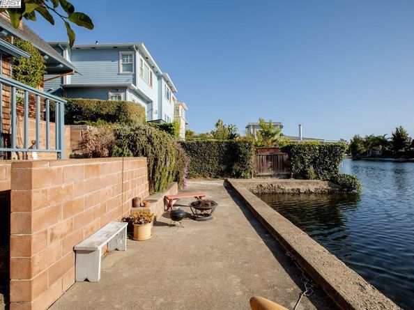 2000 Clinton Ave, Alameda CA 94501