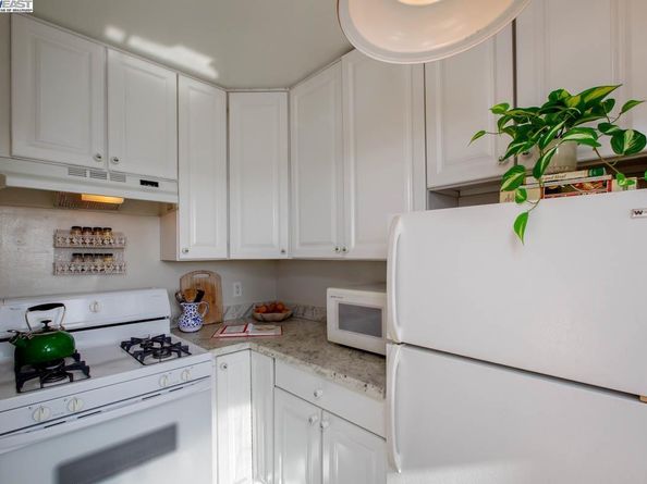 2000 Clinton Ave, Alameda CA 94501