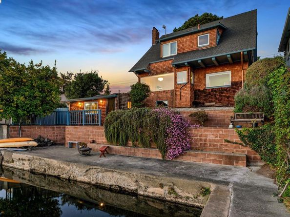 2000 Clinton Ave, Alameda CA 94501