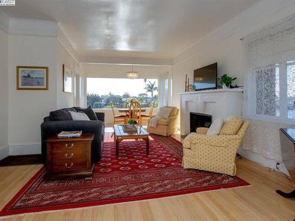 2000 Clinton Ave, Alameda CA 94501