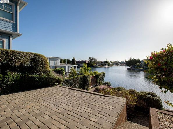 2000 Clinton Ave, Alameda CA 94501