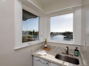 2000 Clinton Ave, Alameda CA 94501