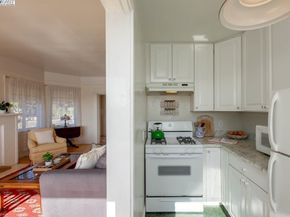 2000 Clinton Ave, Alameda CA 94501