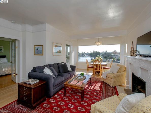 2000 Clinton Ave, Alameda CA 94501