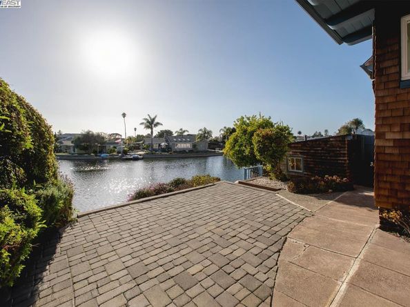 2000 Clinton Ave, Alameda CA 94501