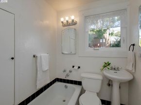 2000 Clinton Ave, Alameda CA 94501