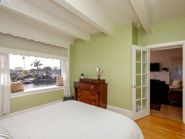 2000 Clinton Ave, Alameda CA 94501