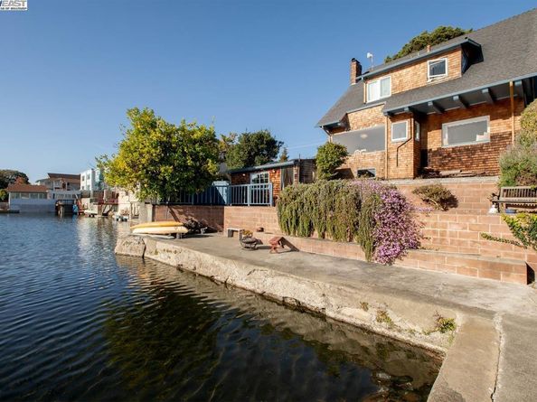 2000 Clinton Ave, Alameda CA 94501