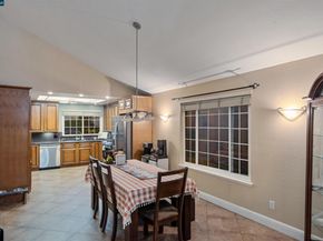 4962 Shadowfalls Dr, Martinez CA 94553