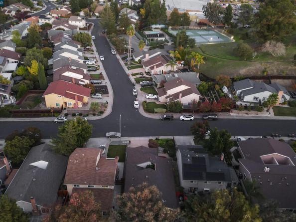 4962 Shadowfalls Dr, Martinez CA 94553