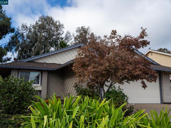 4962 Shadowfalls Dr, Martinez CA 94553